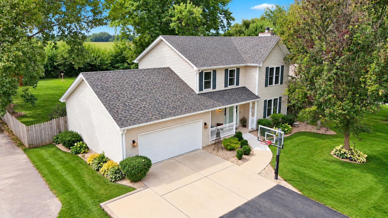 938 Suzy St., Lake Holiday, IL 60548