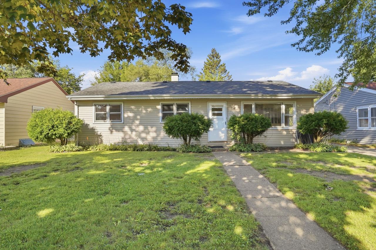 2132 Linden Ave., Waukegan, IL 60087
