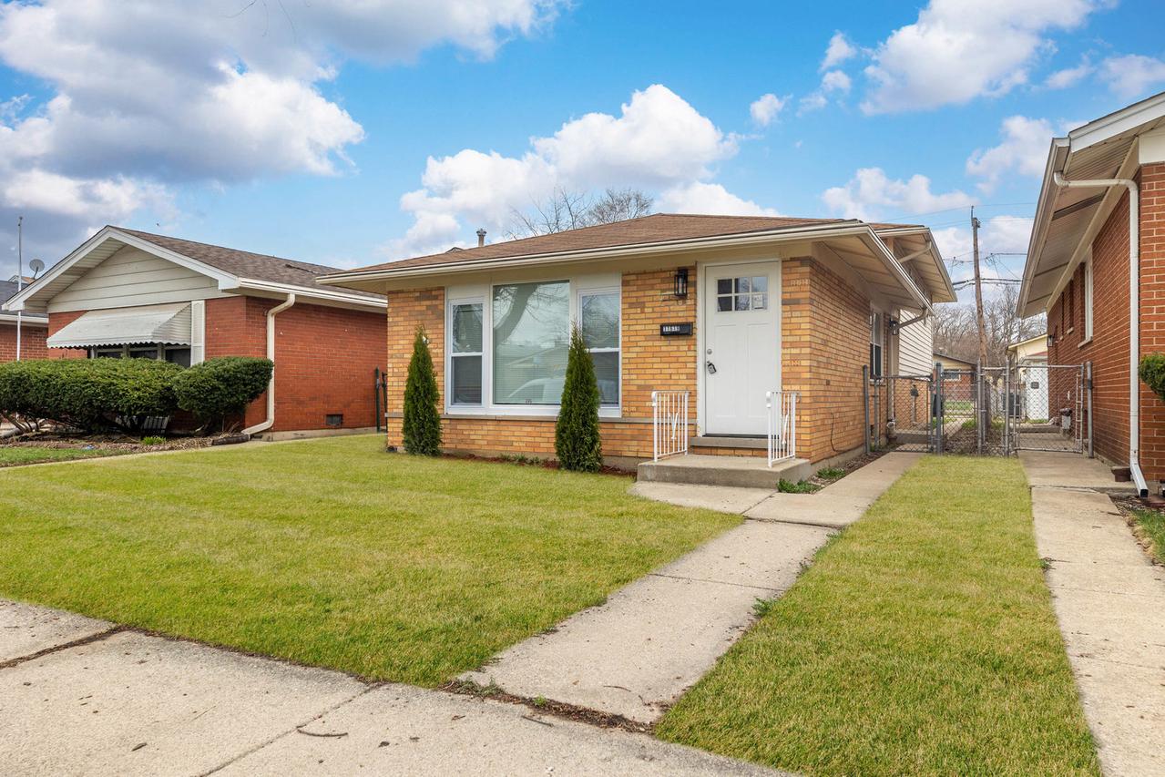 11619 S Aberdeen St., Chicago, IL 60643