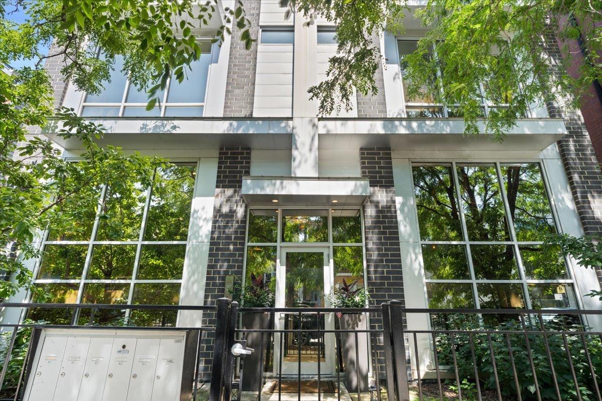 1918 W Armitage Ave. #1A, Chicago, IL 60622