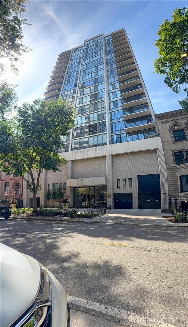 1516 N State Pkwy. #8C, Chicago, IL 60610