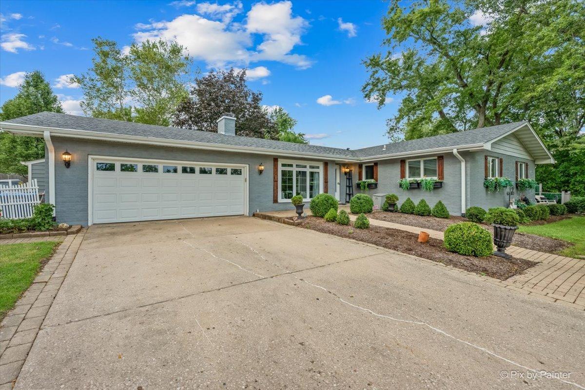 39W440 Campton Hills Dr., Campton Hills, IL 60175