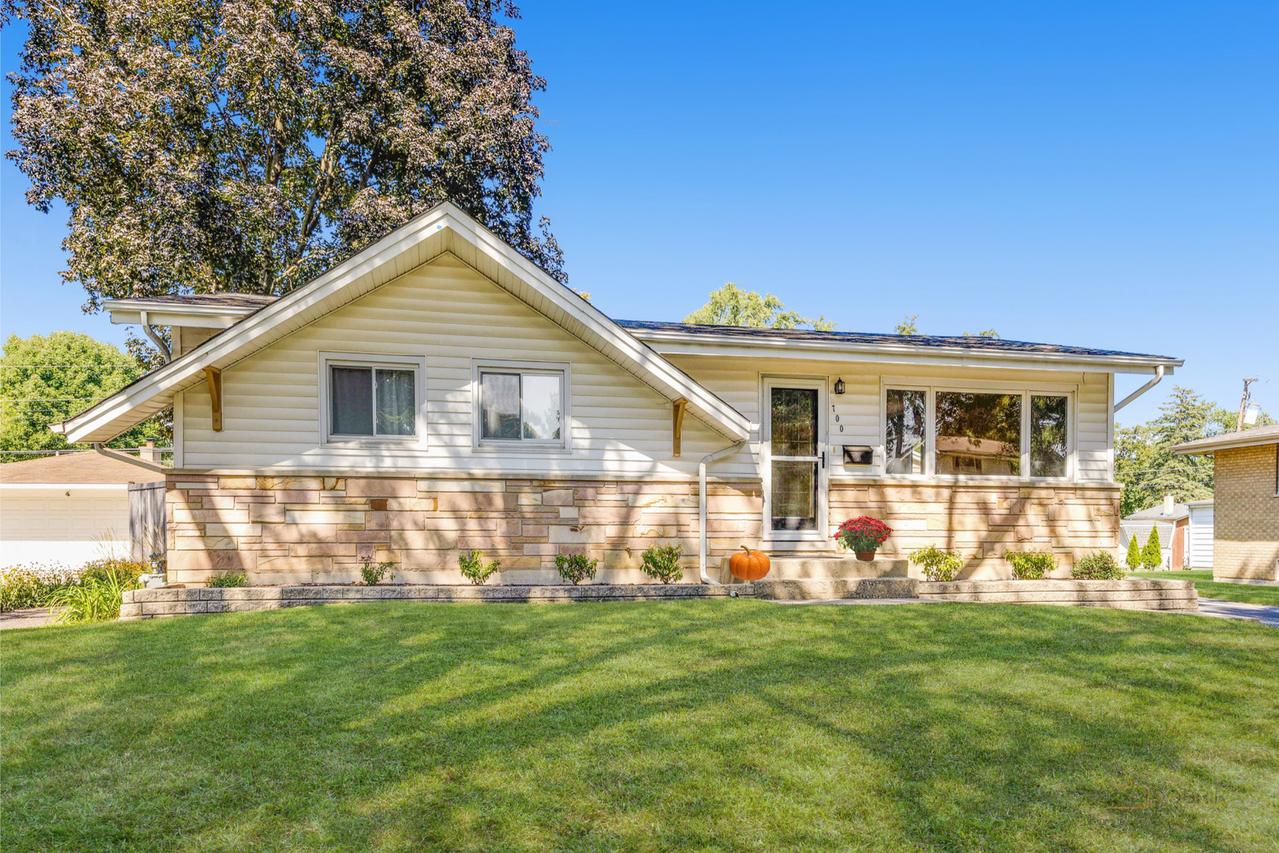 700 Elderberry Ln., Mount Prospect, IL 60056