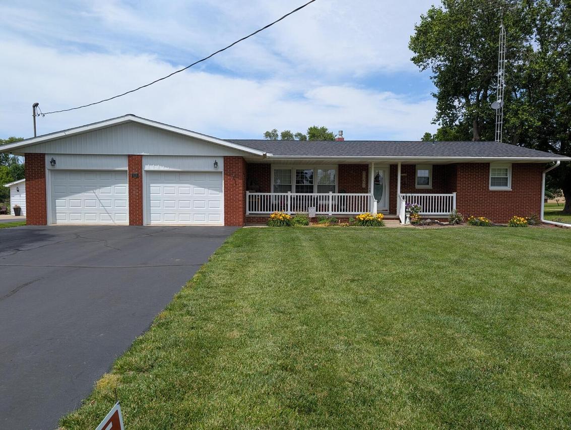 111 W Embarras St., Sainte Marie, IL 62459
