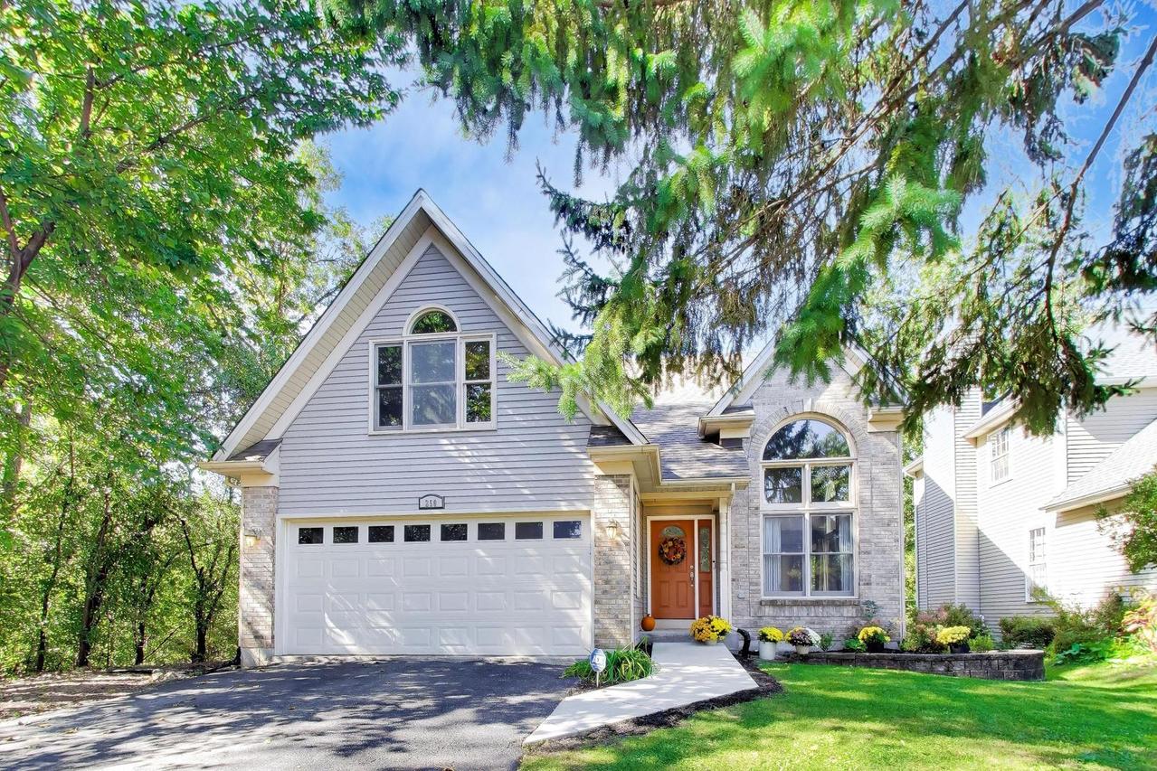 250 Knoll St., Wheaton, IL 60187
