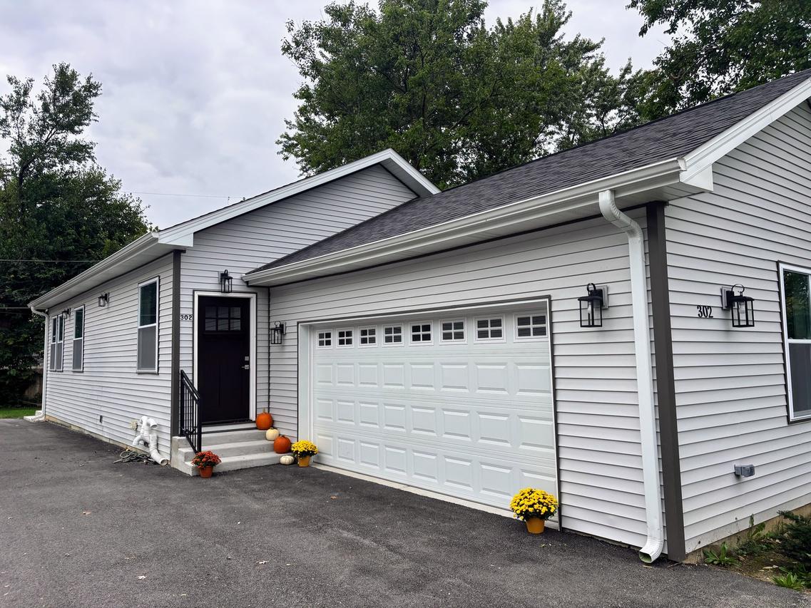 302 Hughes Ave., Lockport, IL 60441