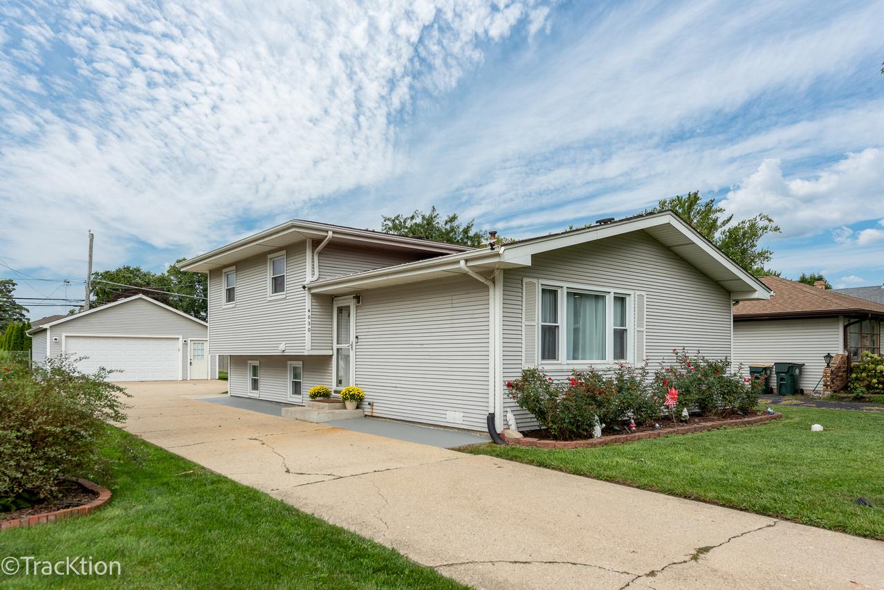 4030 N Adams St., Westmont, IL 60559