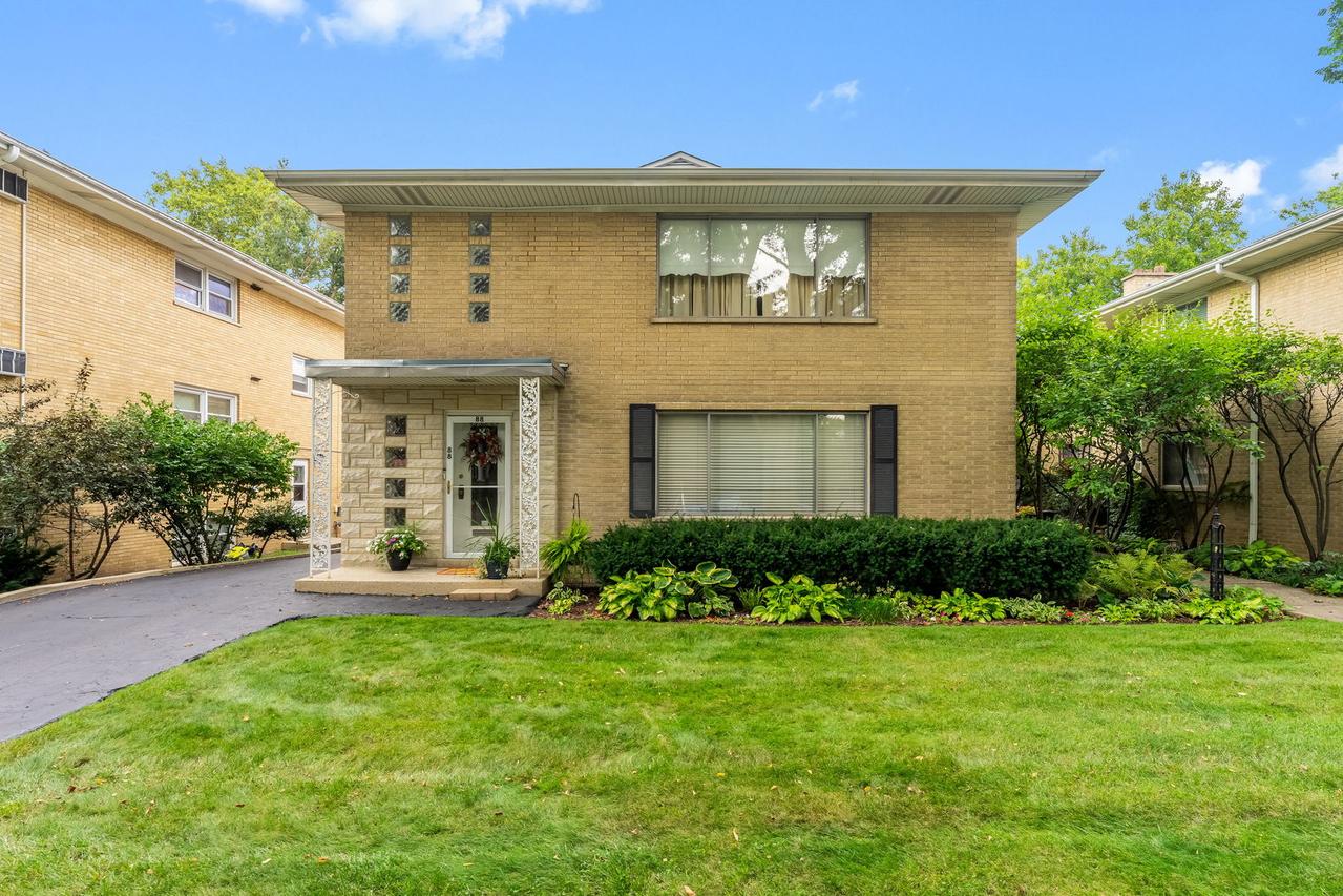[Address Hidden by Seller], Riverside, IL 60546