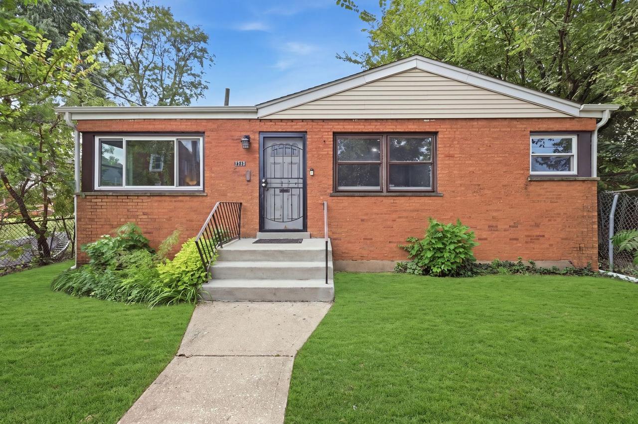 9810 S Loomis St., Chicago, IL 60643