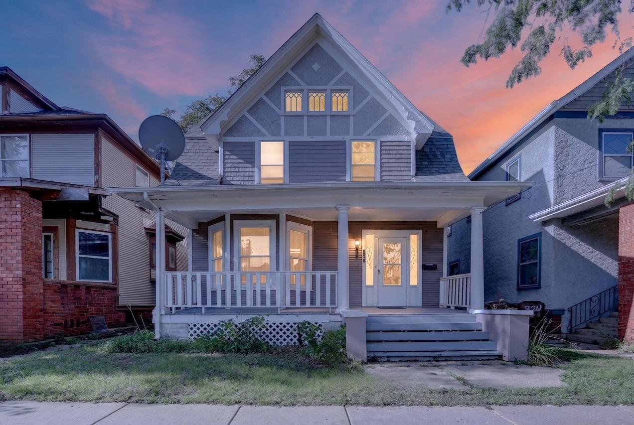 320 Napoleon St., Rockford, IL 61103
