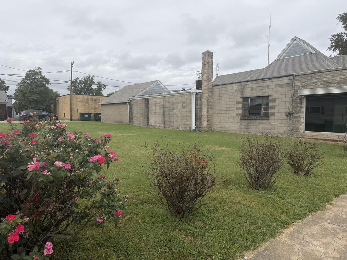 203 S Main St., Pinckneyville, IL 62274