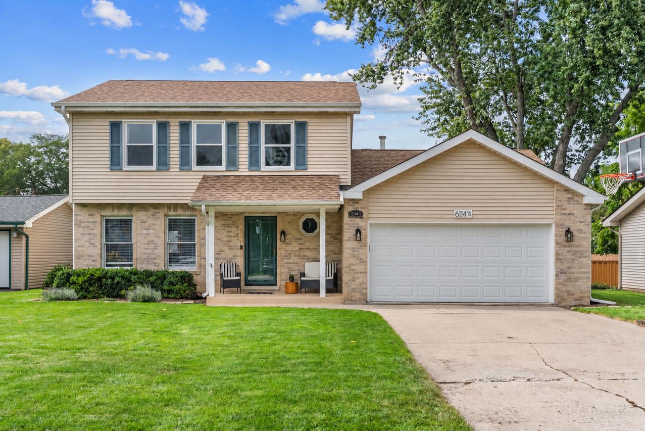 6114 1/2 Leonard Ave., Downers Grove, IL 60515