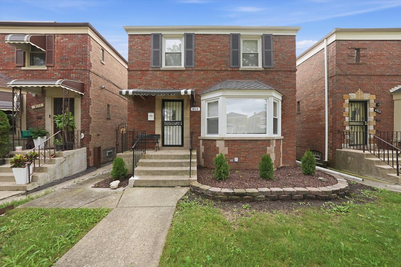 8113 S Campbell Ave., Chicago, IL 60652