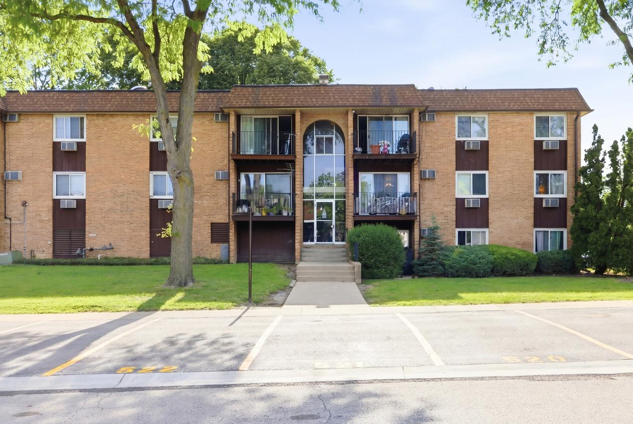 1080 Knoll Ln. #107, Hoffman Estates, IL 60169