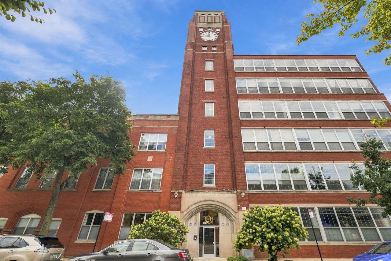 1801 W Larchmont Ave. #214, Chicago, IL 60613