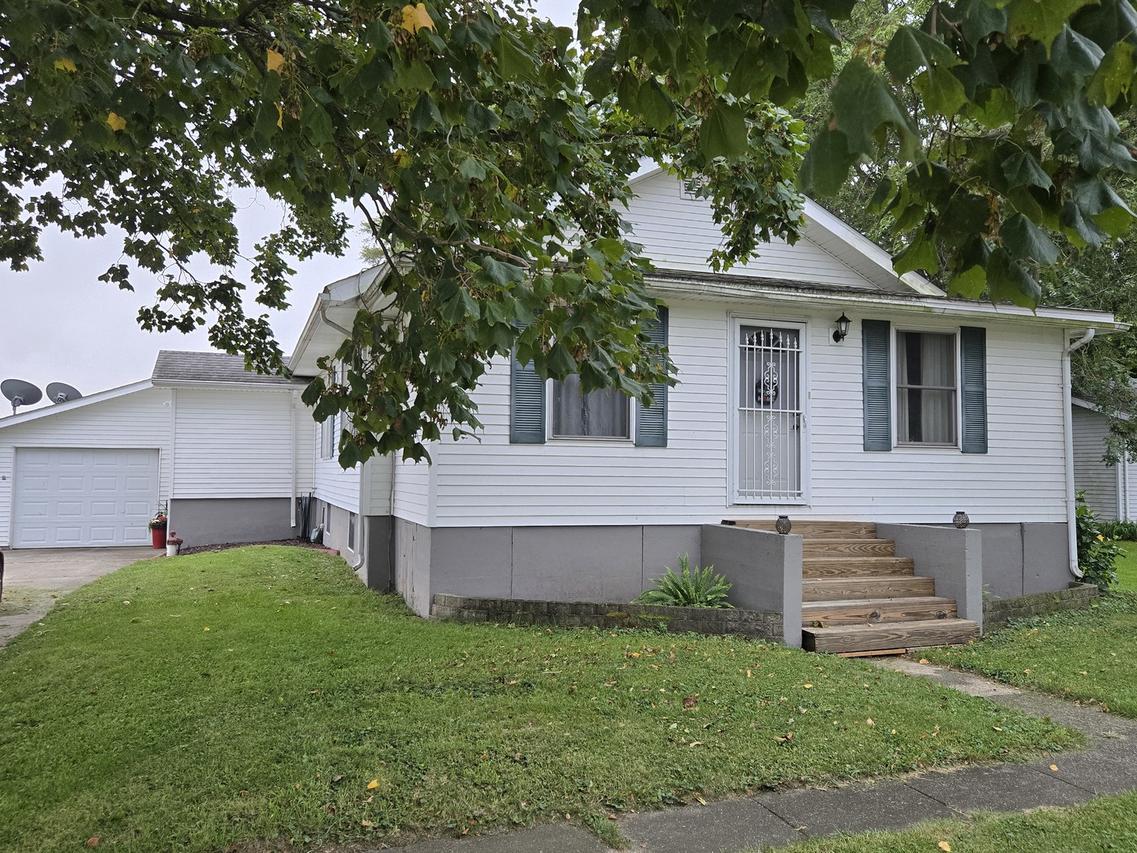 41583 E 100 North Rd., Fisher, IL 61843