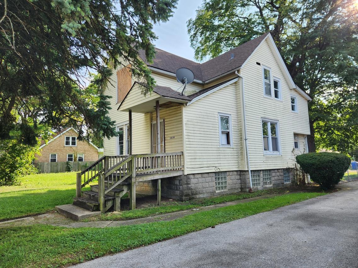 10230 S Lowe Ave., Chicago, IL 60628