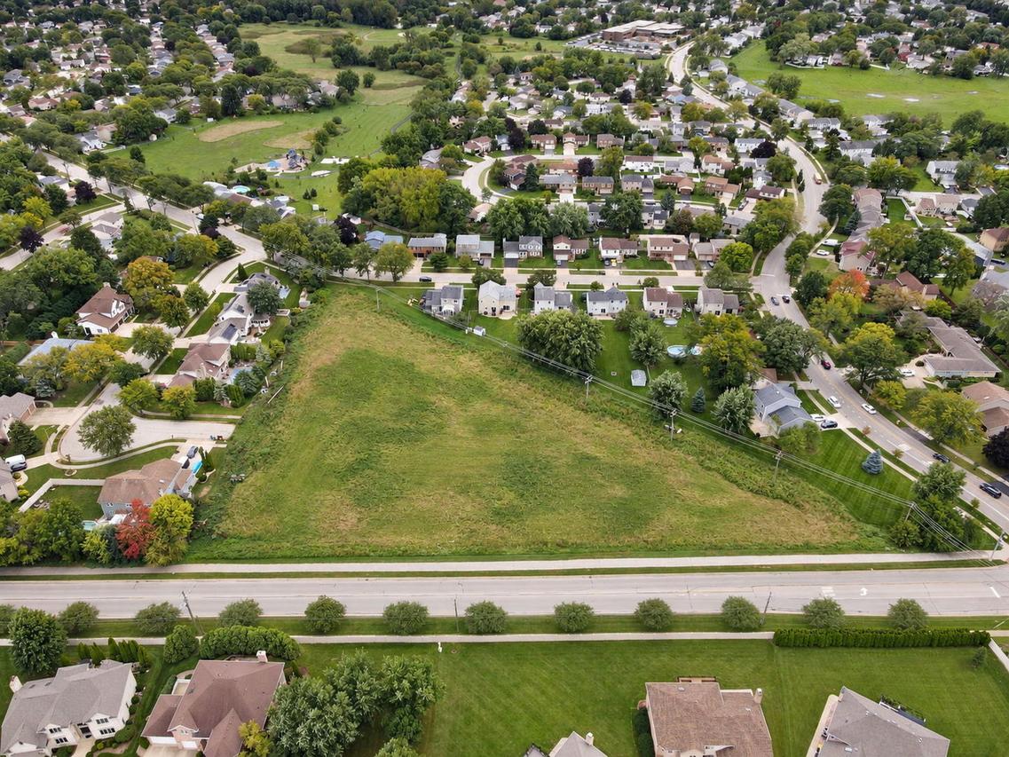 24W737 Central Ave., Roselle, IL 60172