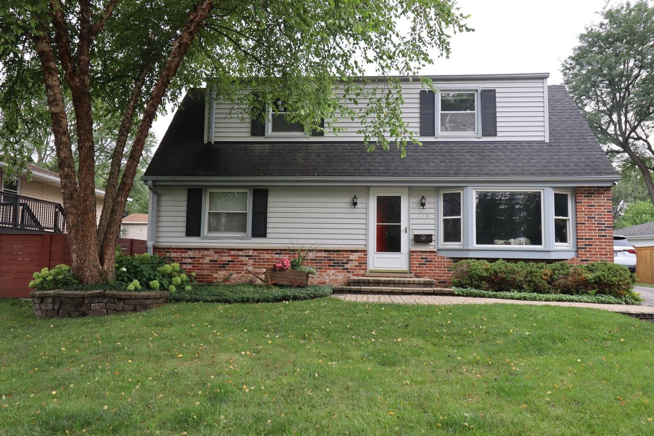 348 Cherrywood Rd., Buffalo Grove, IL 60089