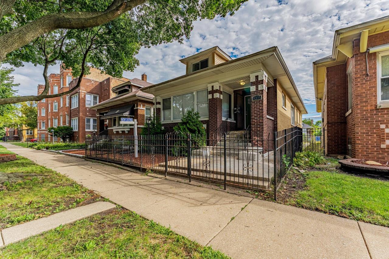 8015 S Justine St., Chicago, IL 60620