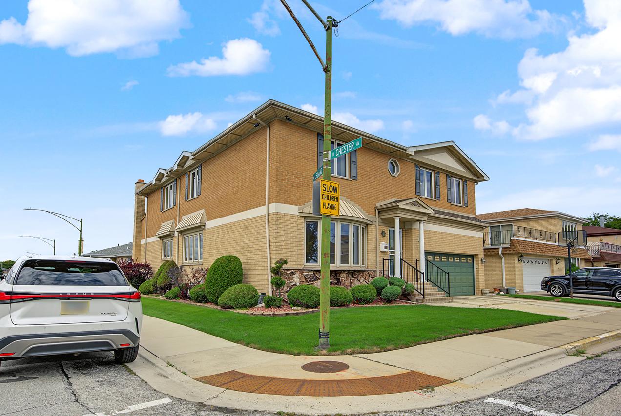4700 N Chester Ave., Chicago, IL 60656