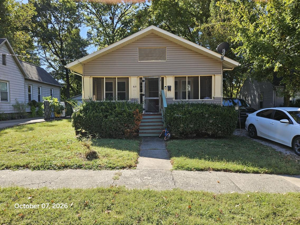 613 W Elm St., Carbondale, IL 62901