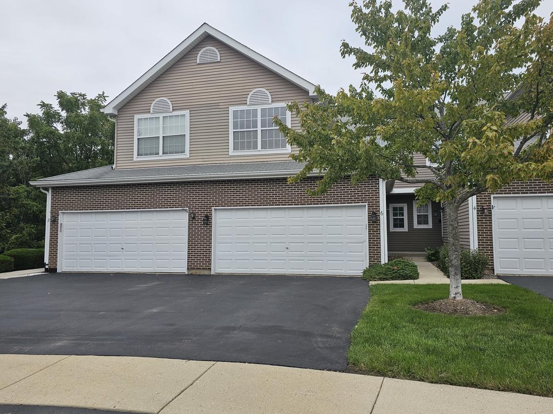 6 Grandview Ct., Algonquin, IL 60102