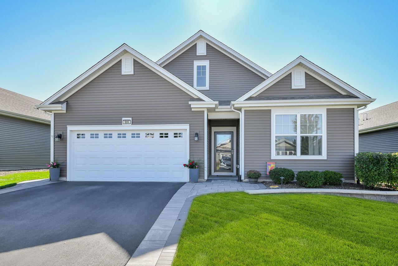 999 Crestview Ln., Pingree Grove, IL 60140