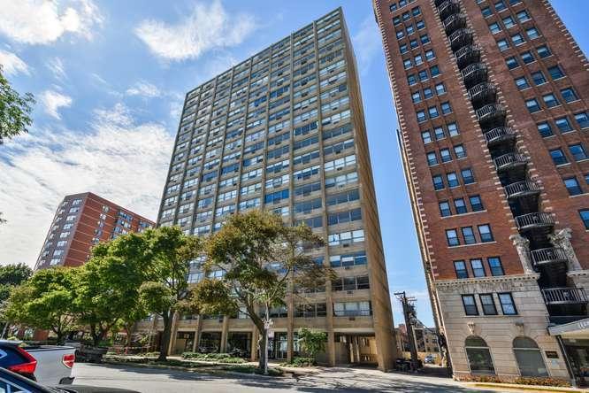 5530 S South Shore Dr. #17B, Chicago, IL 60637