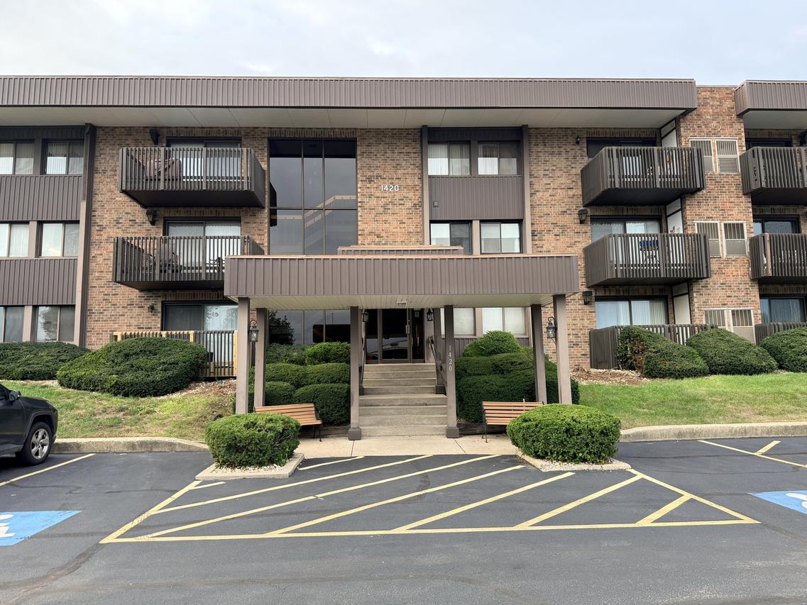 1420 Woodbridge Ave. #1A, Joliet, IL 60436