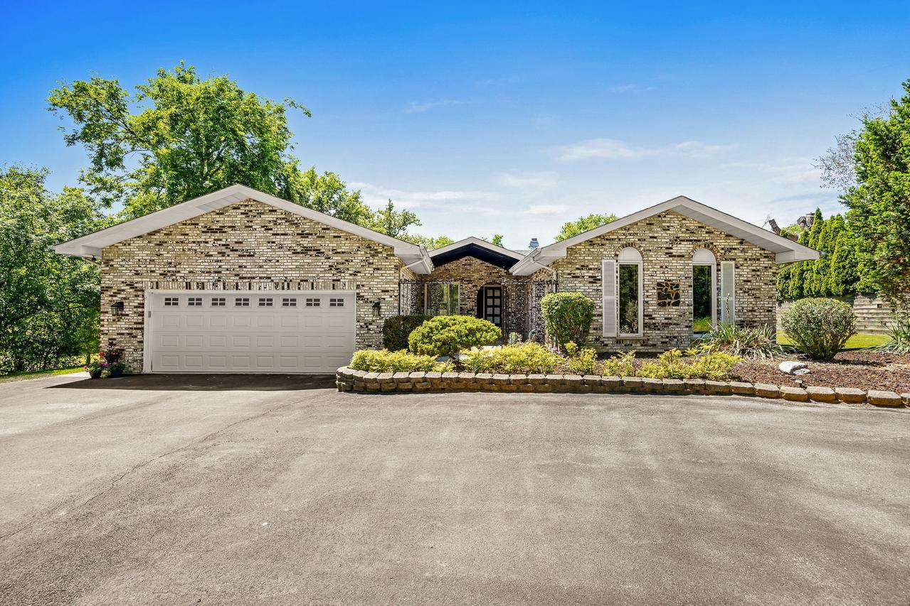 11S056 Madison St., Burr Ridge, IL 60527