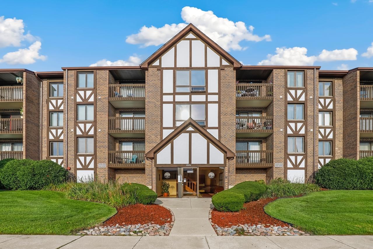 10320 Central Ave. #207, Oak Lawn, IL 60453