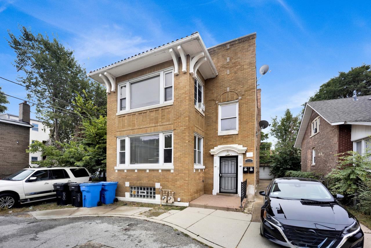2525 E 72nd Pl., Chicago, IL 60649