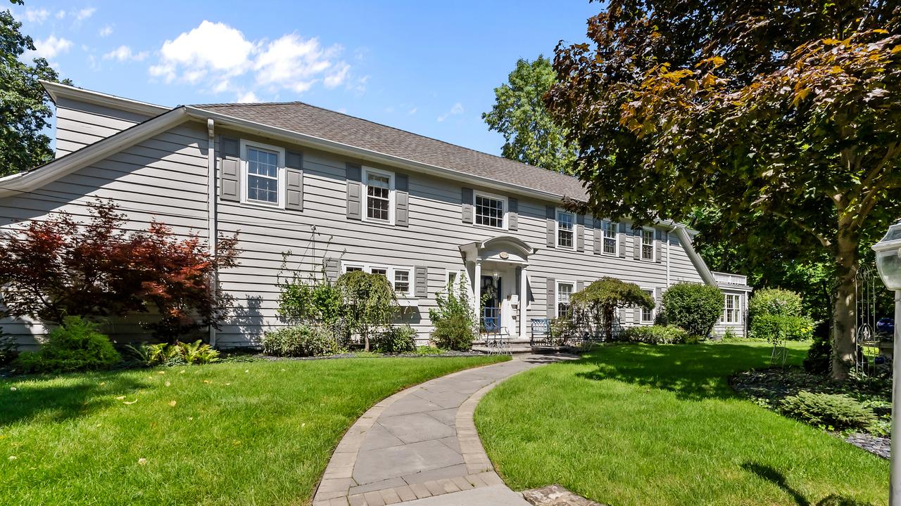 195 Maple Hill Rd., Glencoe, IL 60022
