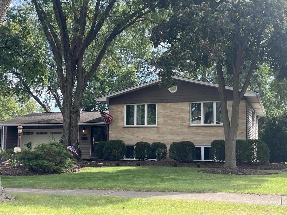 565 Maywood Ln., Lisle, IL 60532
