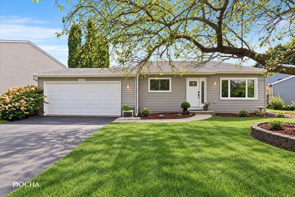 1132 Wishing Well Ln., Naperville, IL 60564