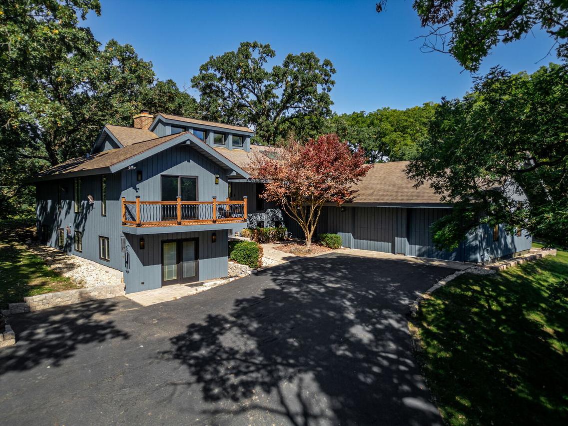 7707 N Valley Hill Rd., Woodstock, IL 60098