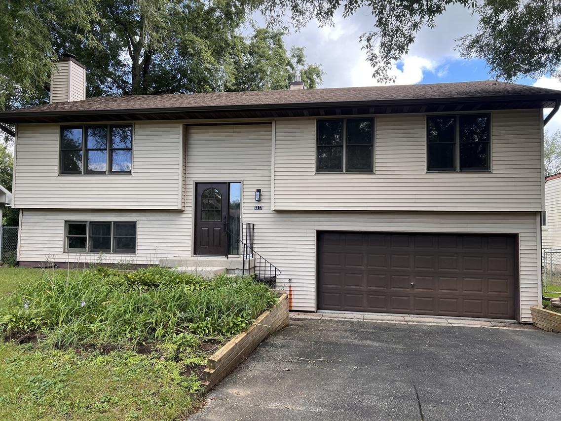 5312 W Lake Shore Dr., Oakwood Hills, IL 60013