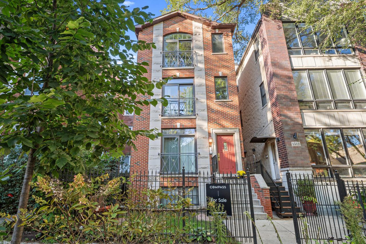 1514 W Victoria St. #3, Chicago, IL 60660