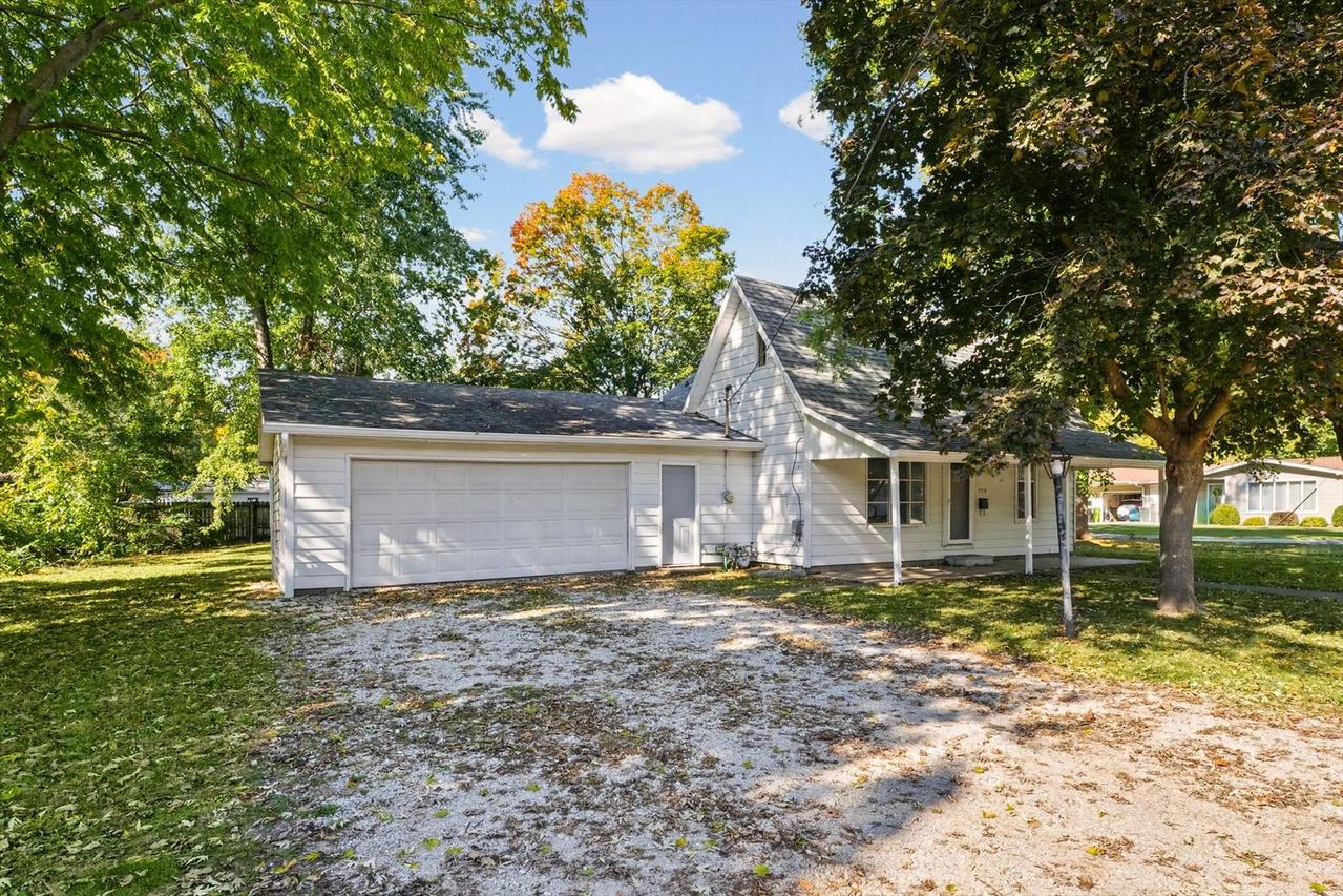 708 N Ohio St., Tuscola, IL 61953