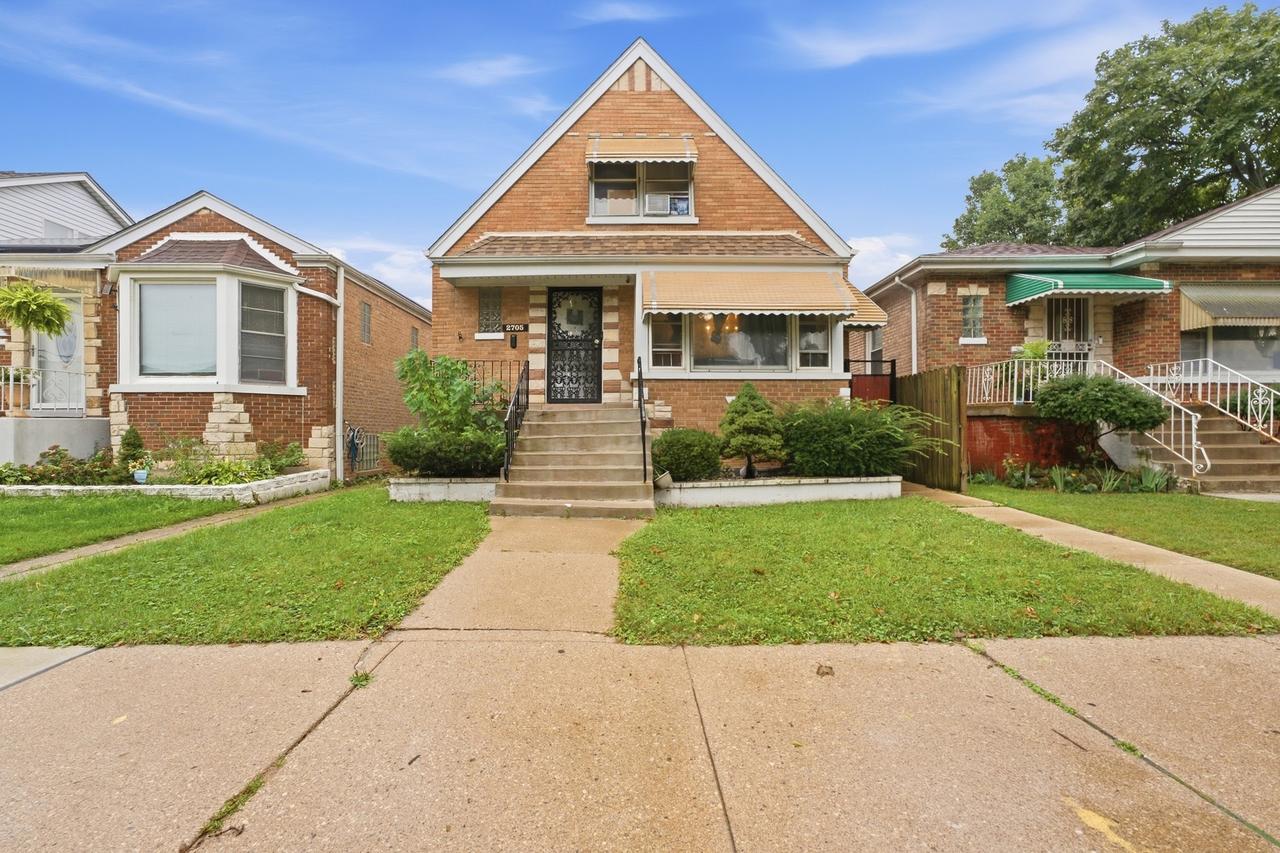 2705 N Menard Ave., Chicago, IL 60639