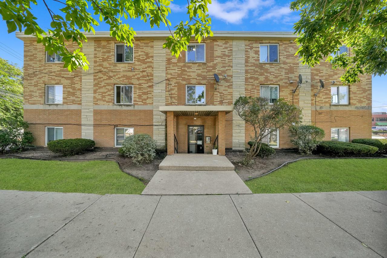 5209 S Leclaire Ave. #1A, Chicago, IL 60638