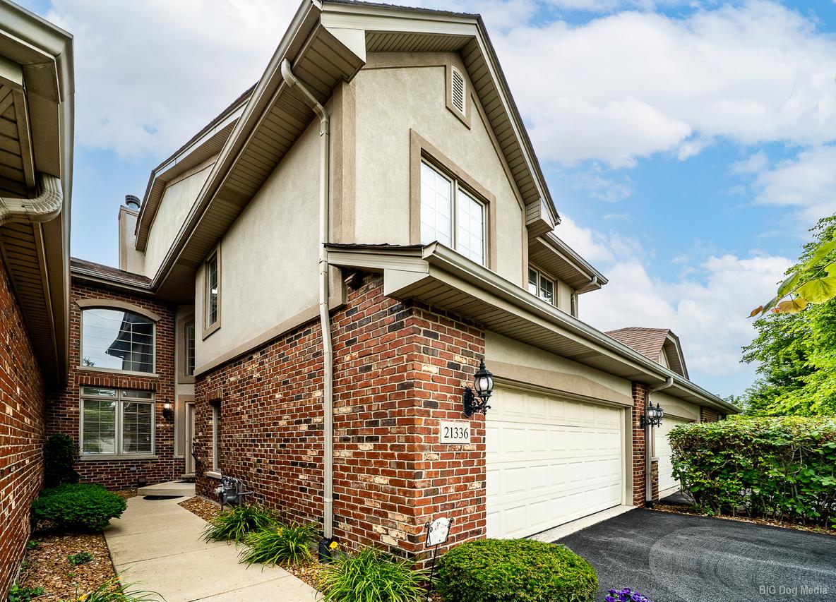 21336 Settlers Pond Dr., Frankfort, IL 60423