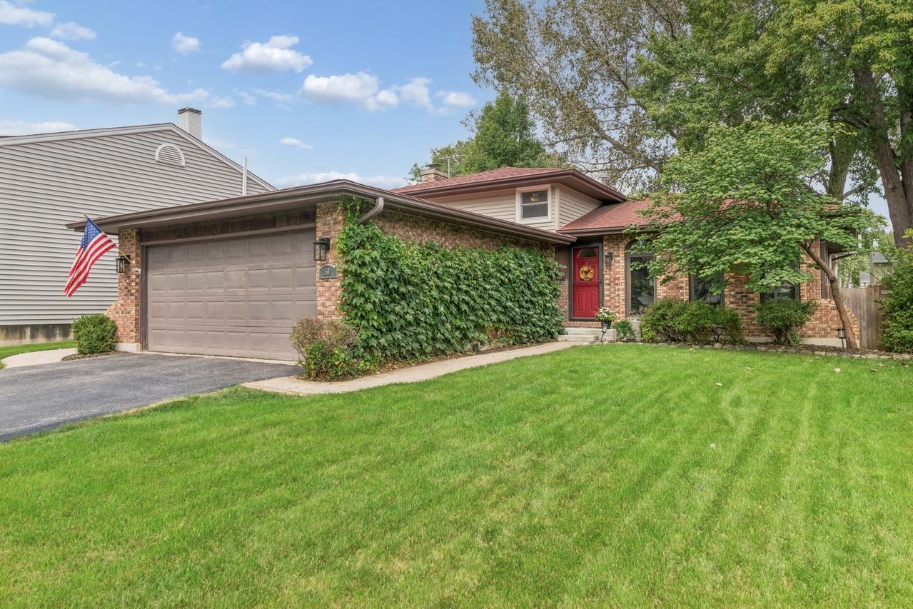 1501 E Elm St., Wheaton, IL 60189