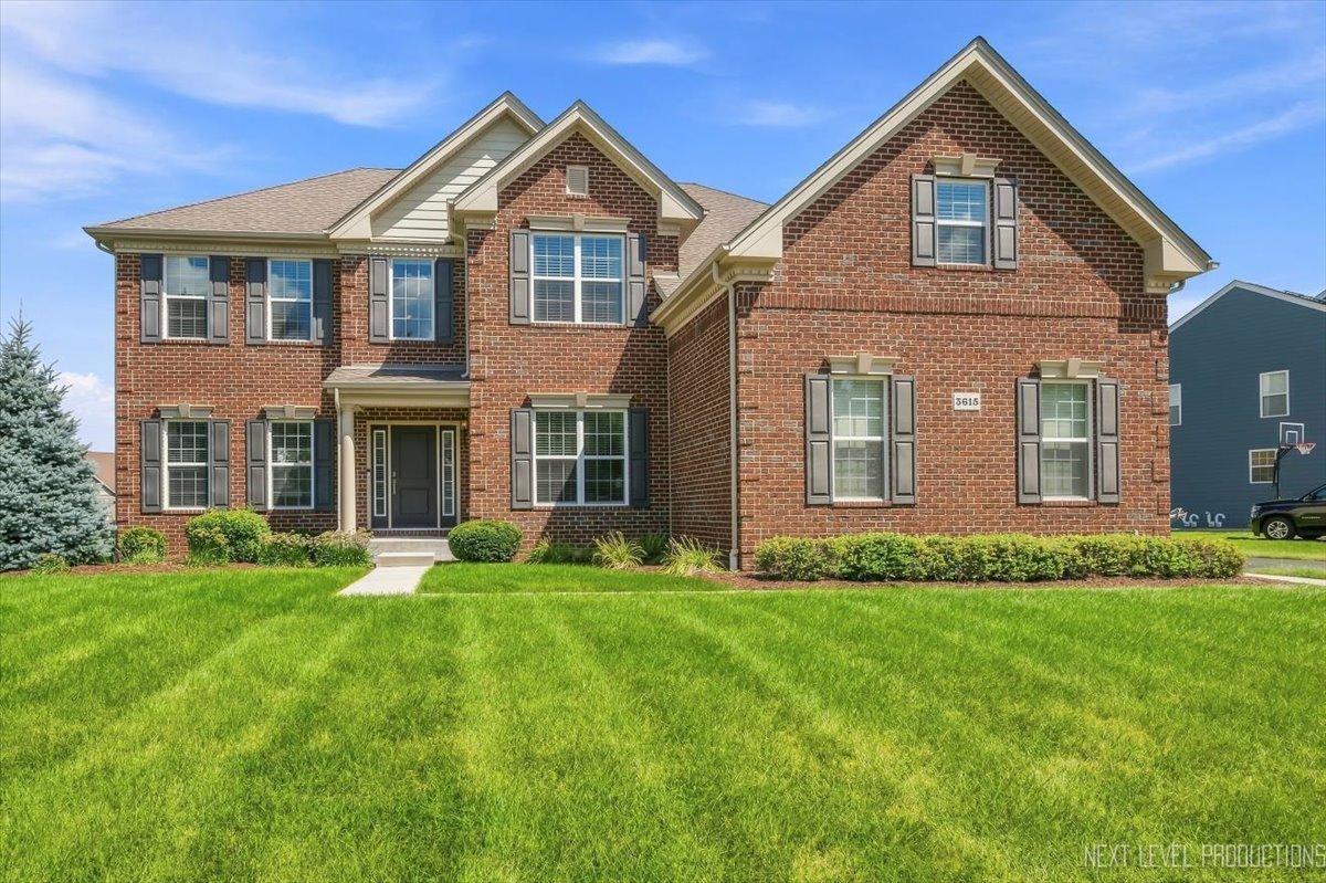 3615 Tournament Dr., Elgin, IL 60124