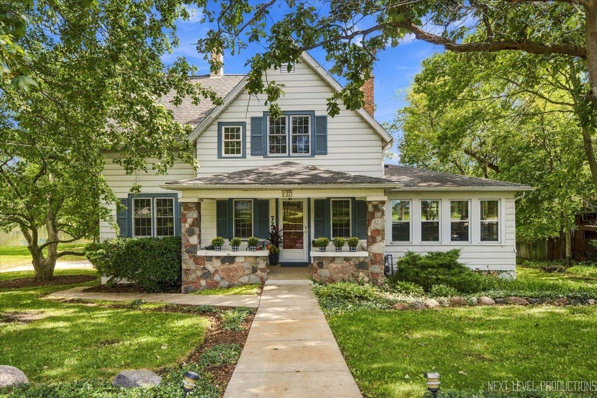 727 N First St., Geneva, IL 60134