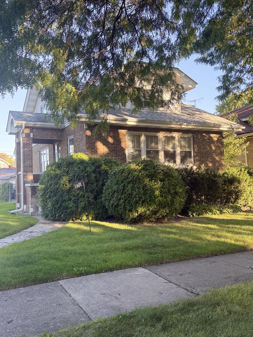 1401 S 11th Ave., Maywood, IL 60153