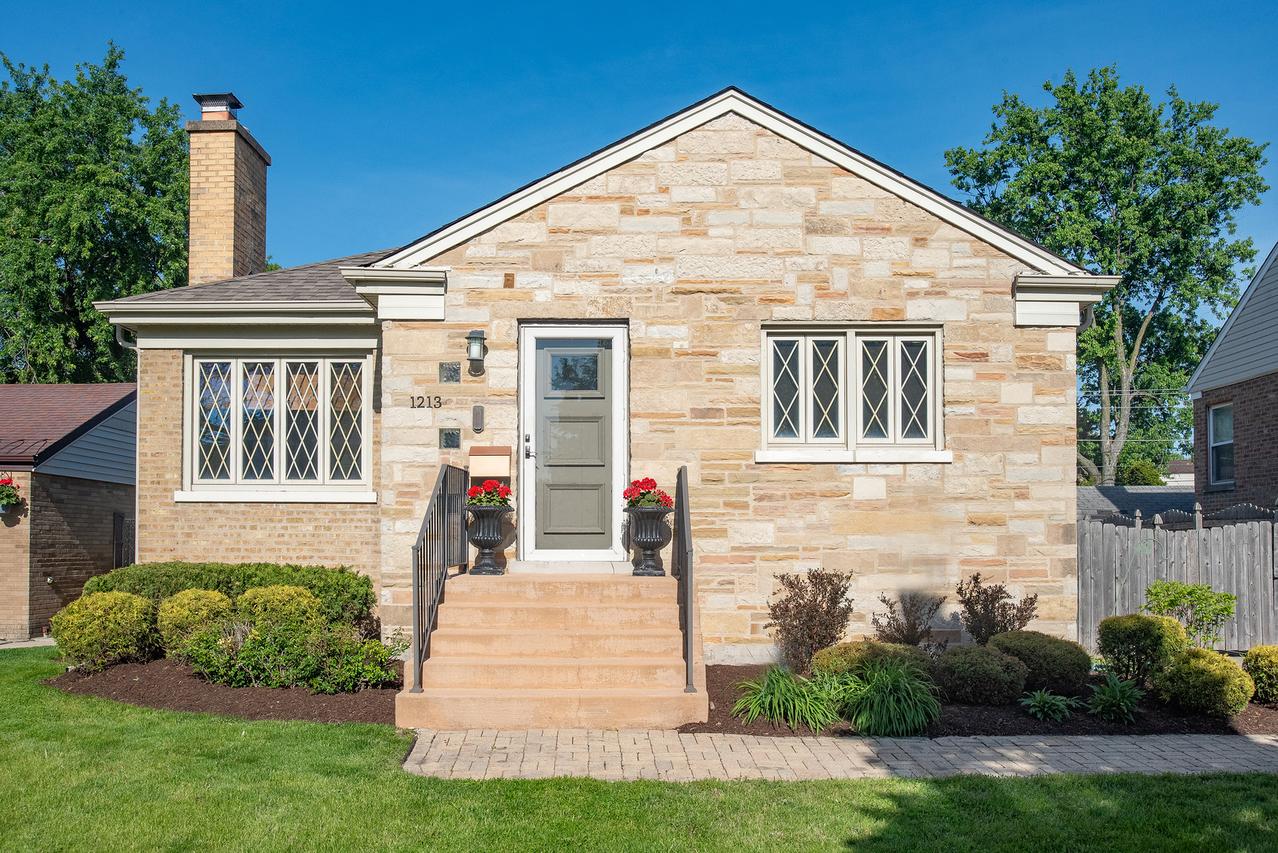 1213 Kemman Ave., La Grange Park, IL 60526