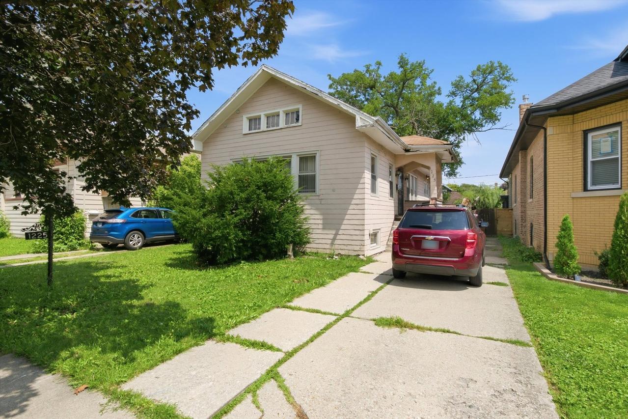 1225 S 16th Ave., Maywood, IL 60153