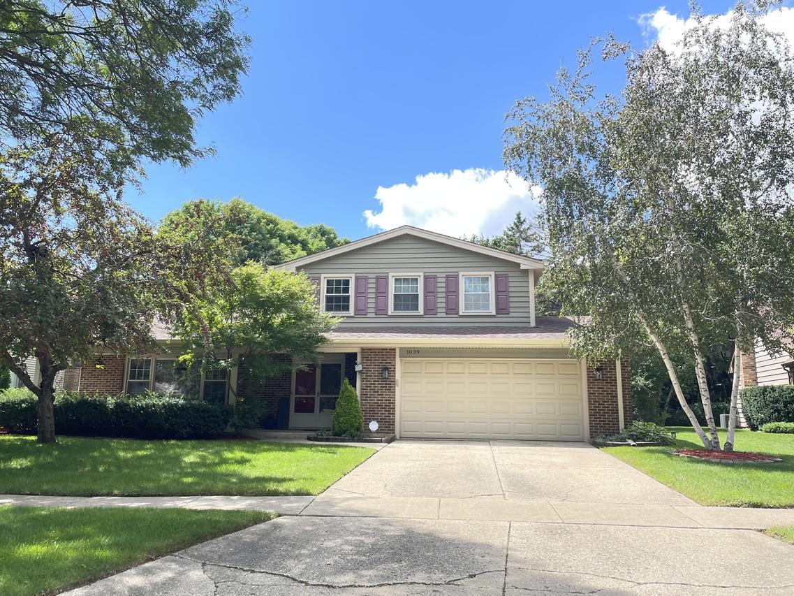 1039 Garfield Ave., Libertyville, IL 60048